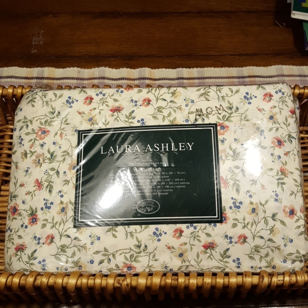 New Vintage Laura Ashley Twin Sheet Set